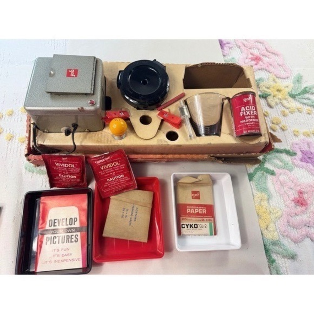 Vintage GAF Ansco Photography Darkroom Developing Kit Contact Printer Chemicals